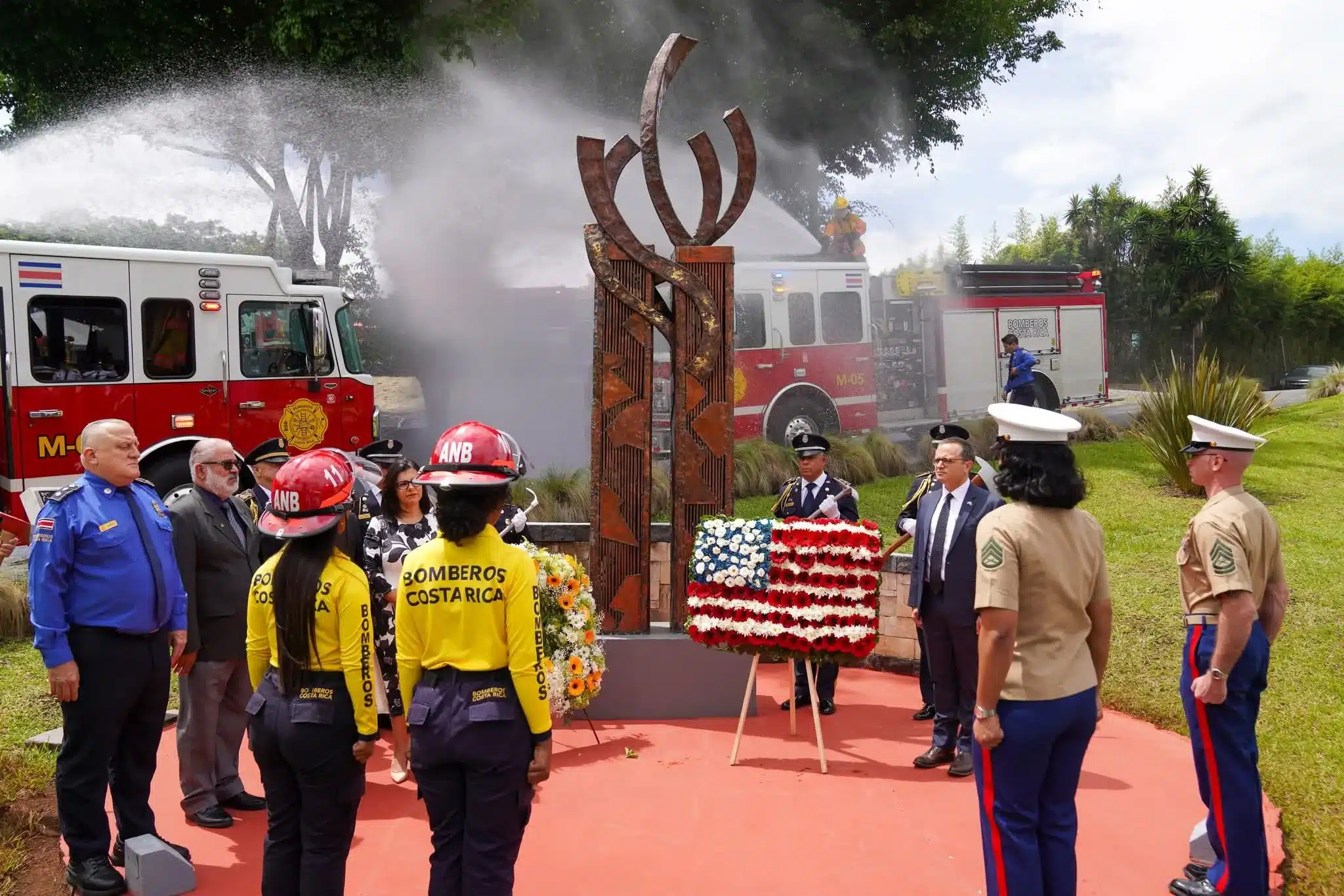 Embajada de los Estados Unidos rinde homenaje a víctimas del 11 de ...